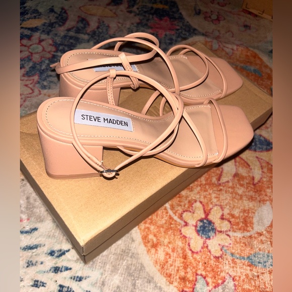 Steve Madden Nude Heels - Picture 3 of 6